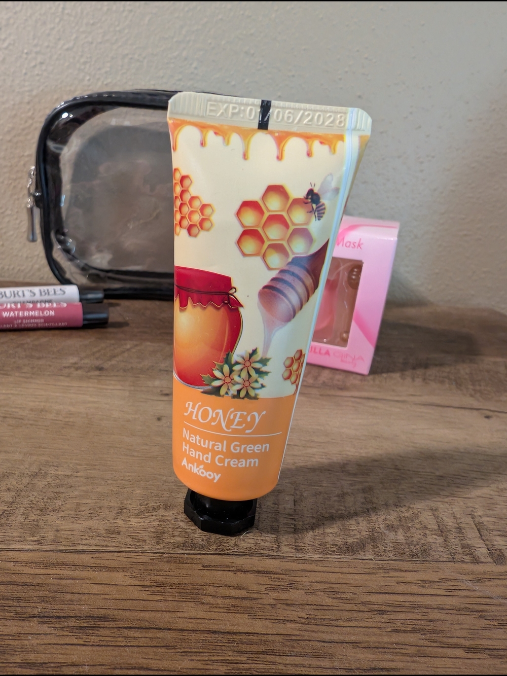 Bee Bundle with Burt's Bees Products and Much More - Picture 11 of 14